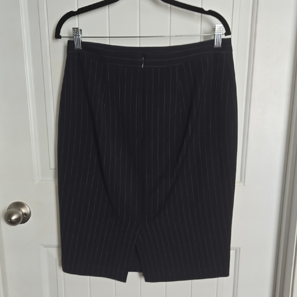 Ann Taylor Navy Blue White Pinstriped Pencil Skirt Preppy Nautical Quiet Luxury - Picture 3 of 5